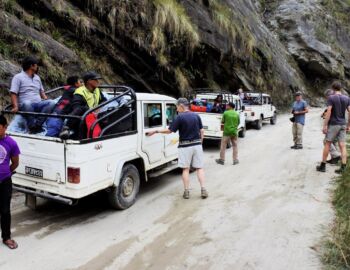 Von Besisahar ging's dann mit Jeeps weiter.