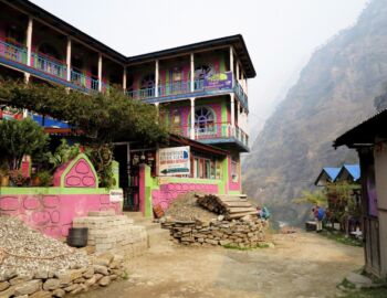 Nach gutem Schlaf und gutem Frühstück starten wir gut gelaunt zu unserer ersten Etappe.