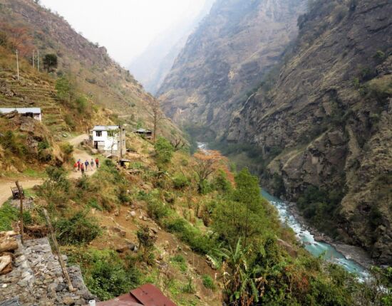 Die ersten paar Kilometer legen wir auf der Jeep-Piste zurück.