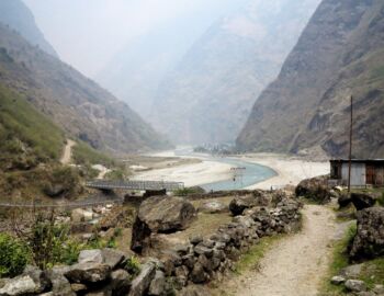 Bei Tal weitet sich das Tal.