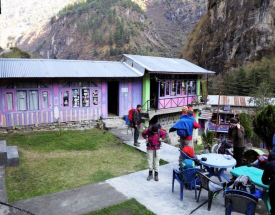 Aufbruch in Dharapani.