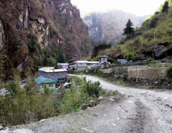 Blick zurück nach Dharapani.