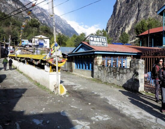 Die Orte sind tibetisch beeinflusst.