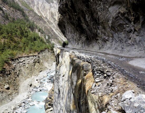 Weg kurz nach Bhratang.
