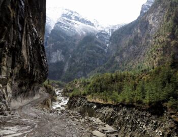 Weg kurz nach Bhratang.