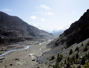 Blick über die Manang-Ebene nach Osten.