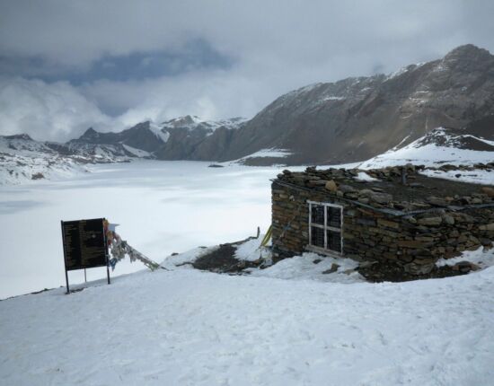Am Tilichosee - angeblich ein Teehaus.