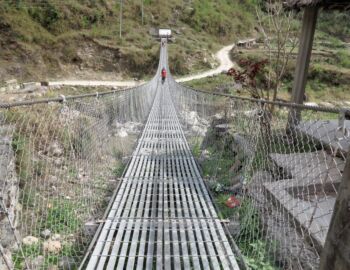 Hängebrücke bei Tatopani.