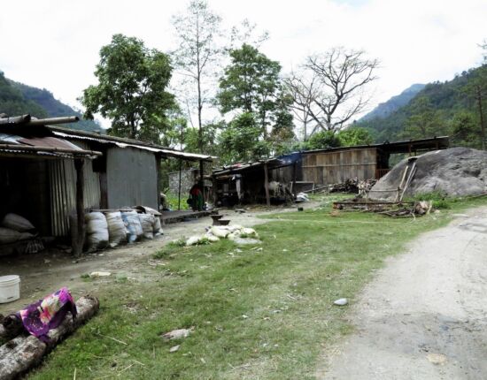 Auf dem Weg nach Nayapul.