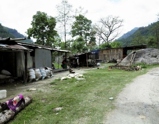 Auf dem Weg nach Nayapul.