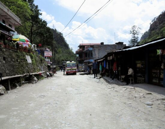 Nayapul ist eine große Baustelle.