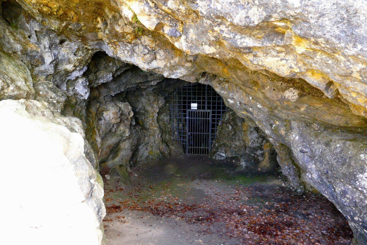 Die Mühlheimer Felsenhöhle ist erreicht.