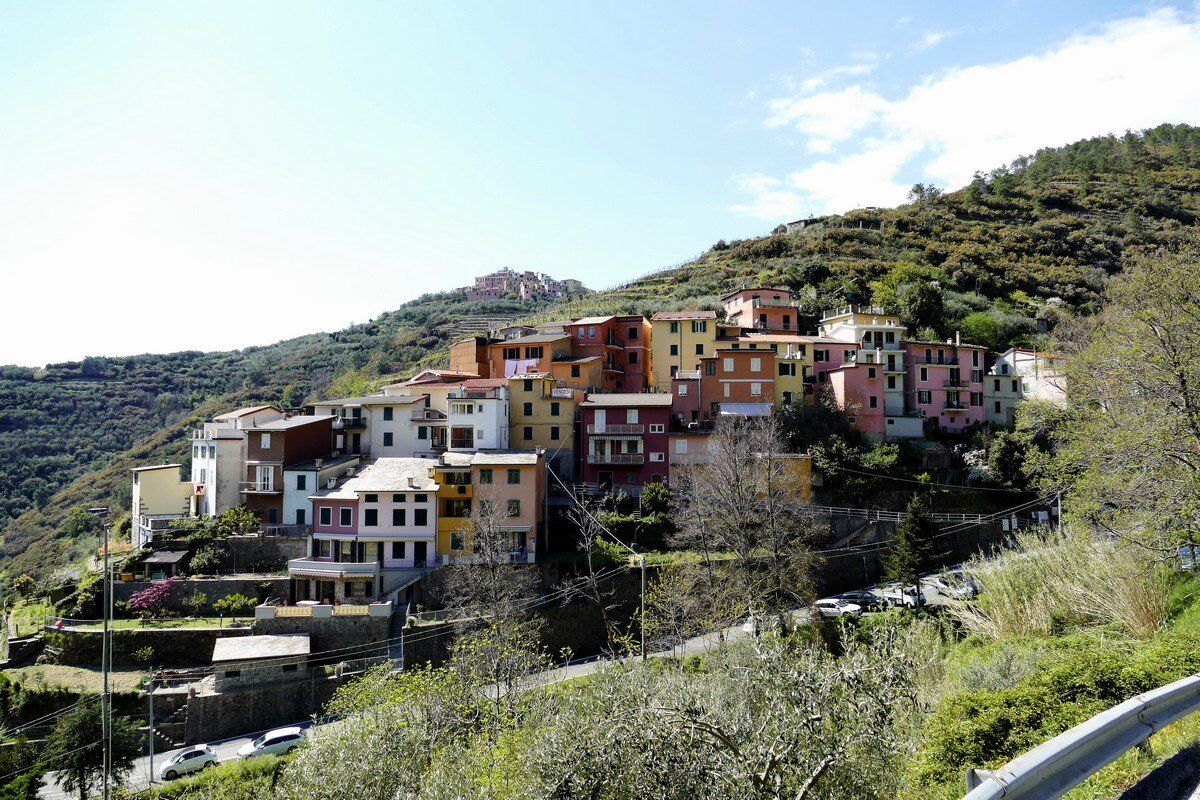 Groppo, im Hintergrund Volastra.