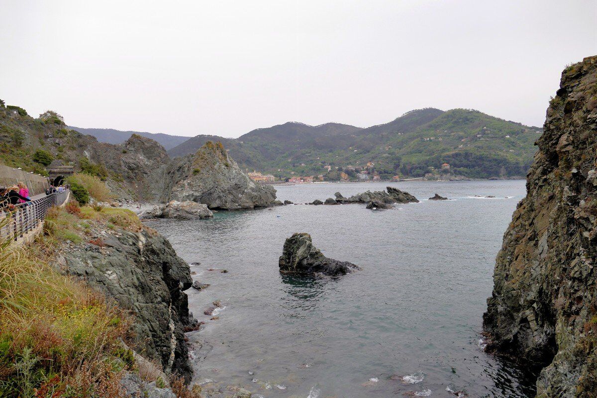 Auf dem Tunnelweg der ehemaligen Eisenbahn Bonassola-Levanto.
