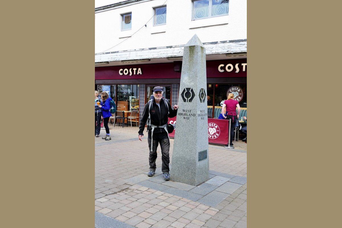 Granitsäule in Milngavie - Startpunkt des West Highland Way.