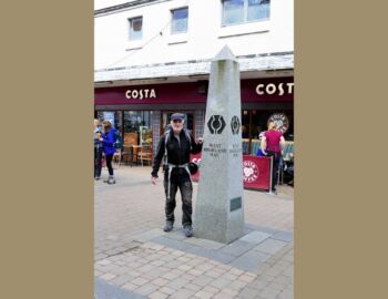 Granitsäule in Milngavie - Startpunkt des West Highland Way.