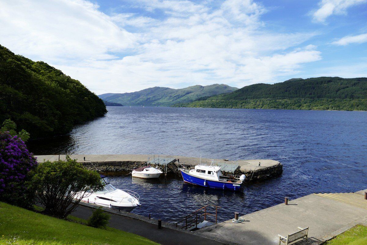 Pier beim Inversnaid Hotel.