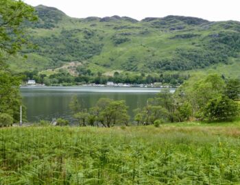 Blick auf Ardlui am gegenüberliegenden Ufer.