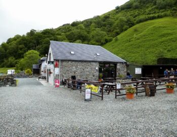 Start bei der Beinglas Farm - noch regnet es.