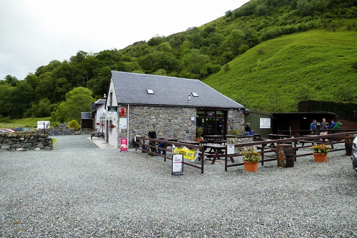 Start bei der Beinglas Farm - noch regnet es.