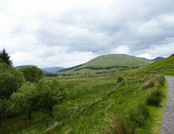 Auf dem Weg zur Auchtertyre Farm.