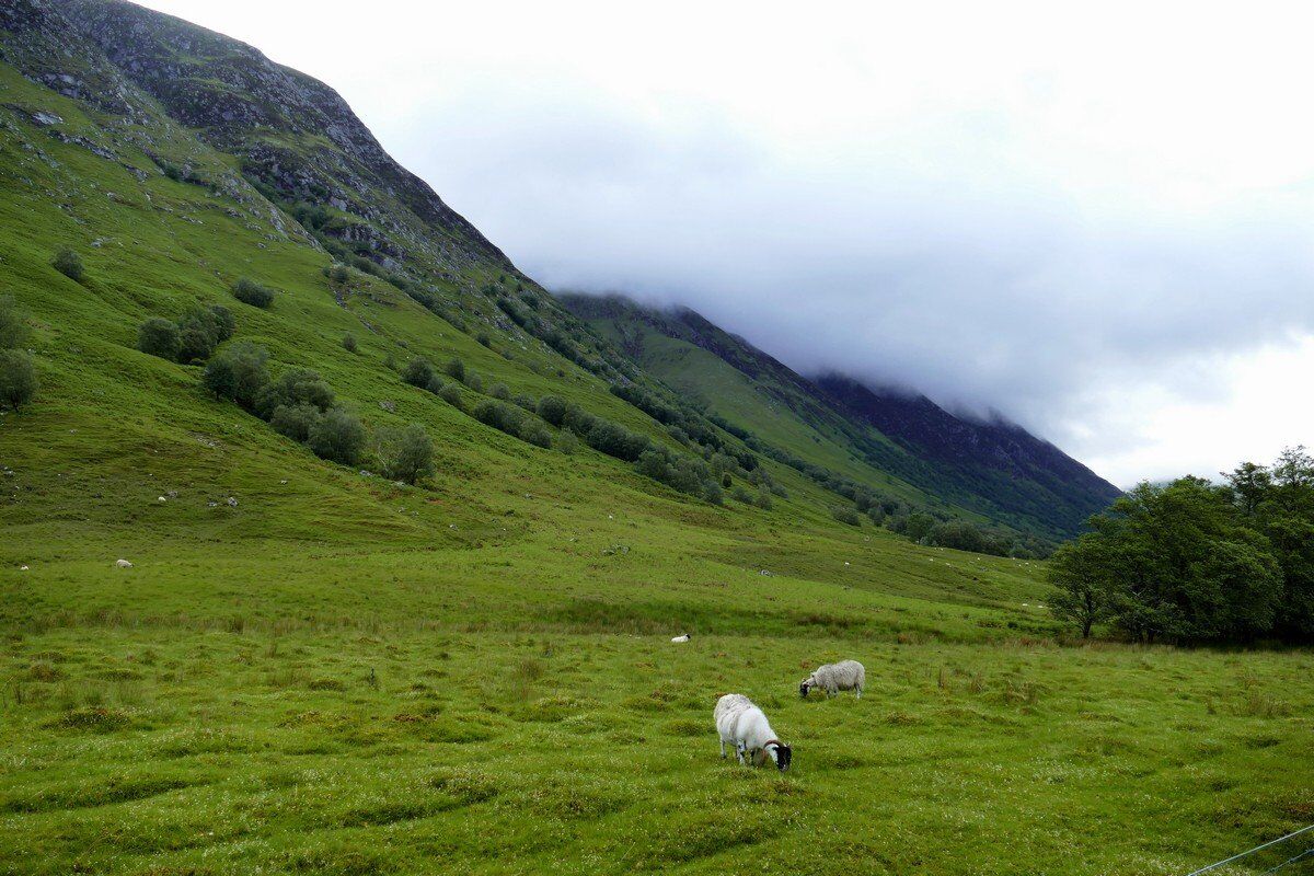 Ben Nevis ist in Wolken.