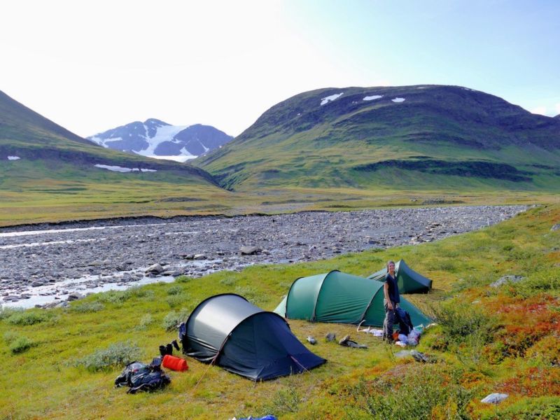 Zeltplatz mit Blick zum Sälkagletscher.