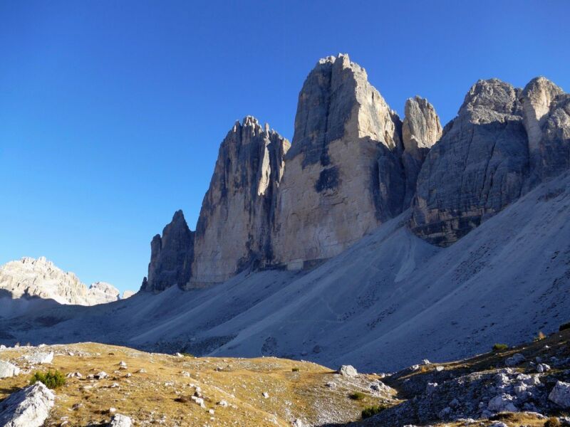 Blick von der Langalm auf die Drei Zinnen.