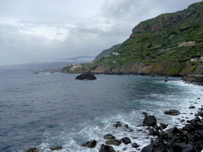 An der Küste entlang geht es zurück.