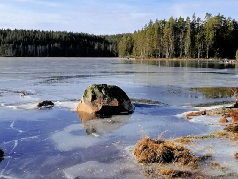 Isbitna - Schlittschuhlaufen auf einem schwedischen See.