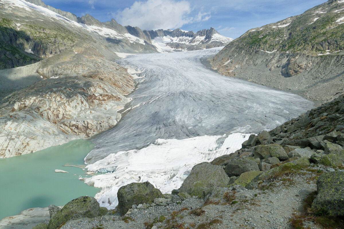 Rhonegletscher - gut erkennbar ist die Abdeckplane.