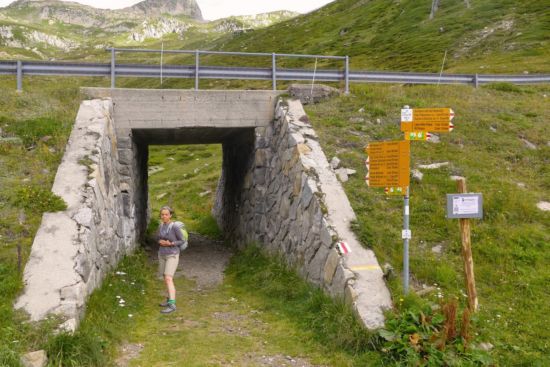 Start der Wanderung an der Nufenenstrasse.