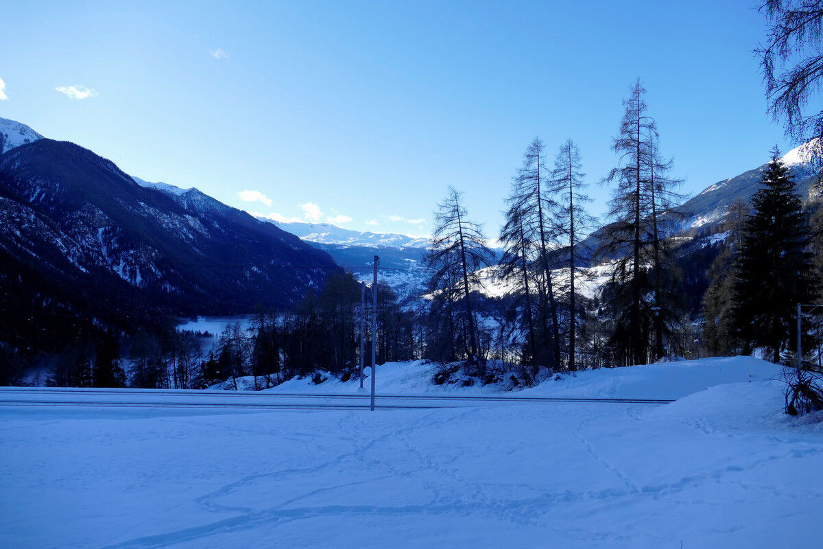 An den Bahngleisen Filisur-Tiefencastel.