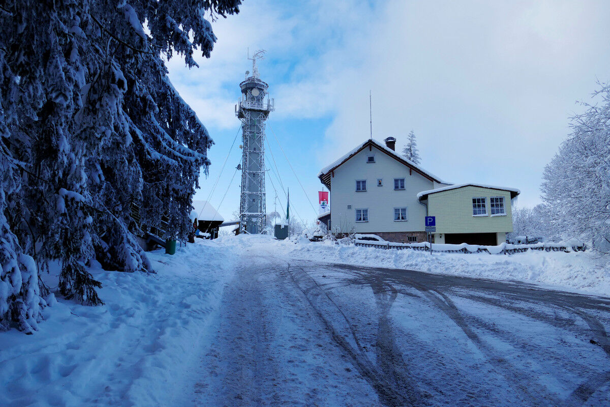 Hochfirstturm und Gasthaus.