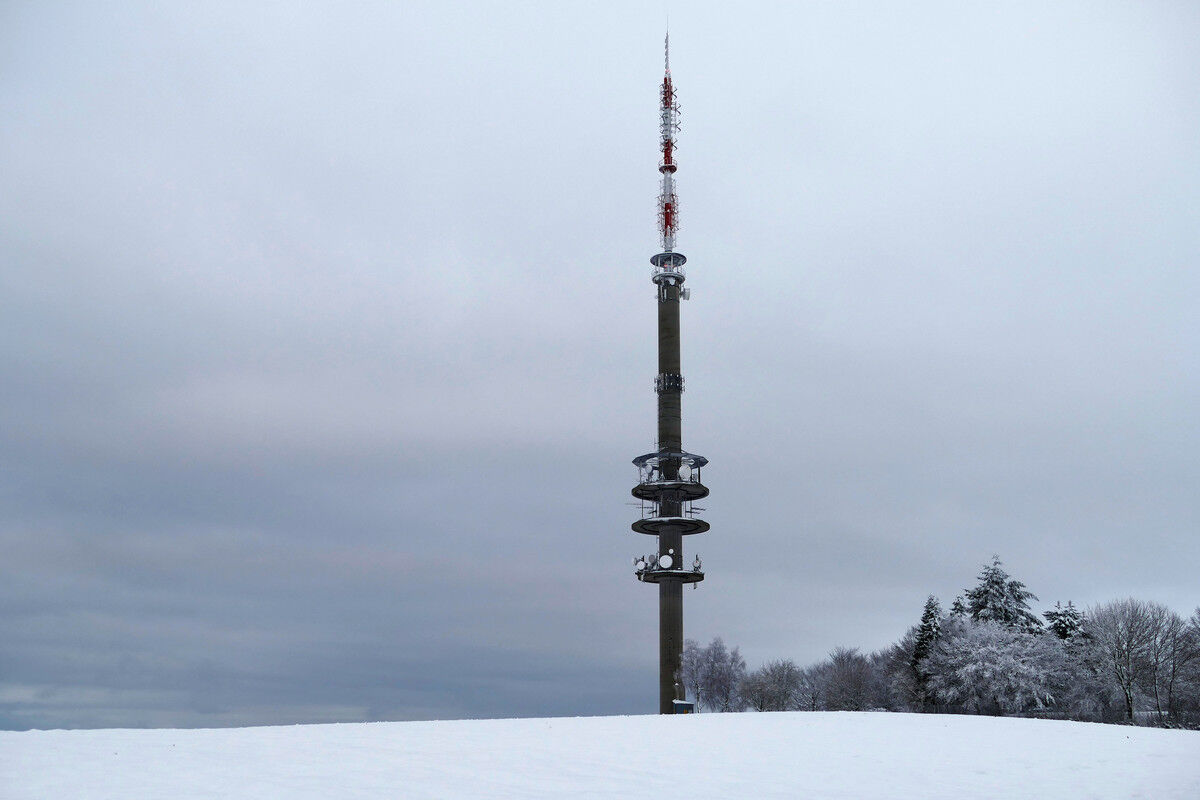 Witthoh mit Sendemast.