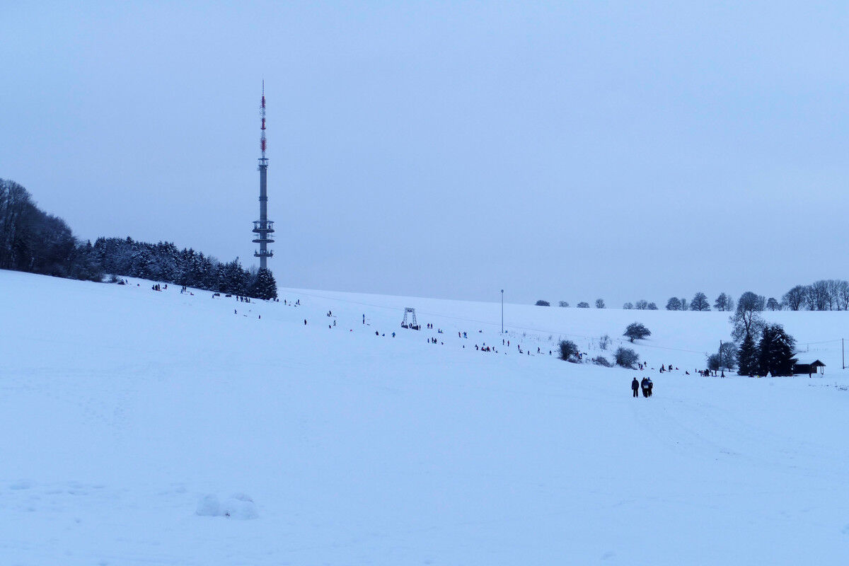 Blick auf den Schlitten- und Skihang.