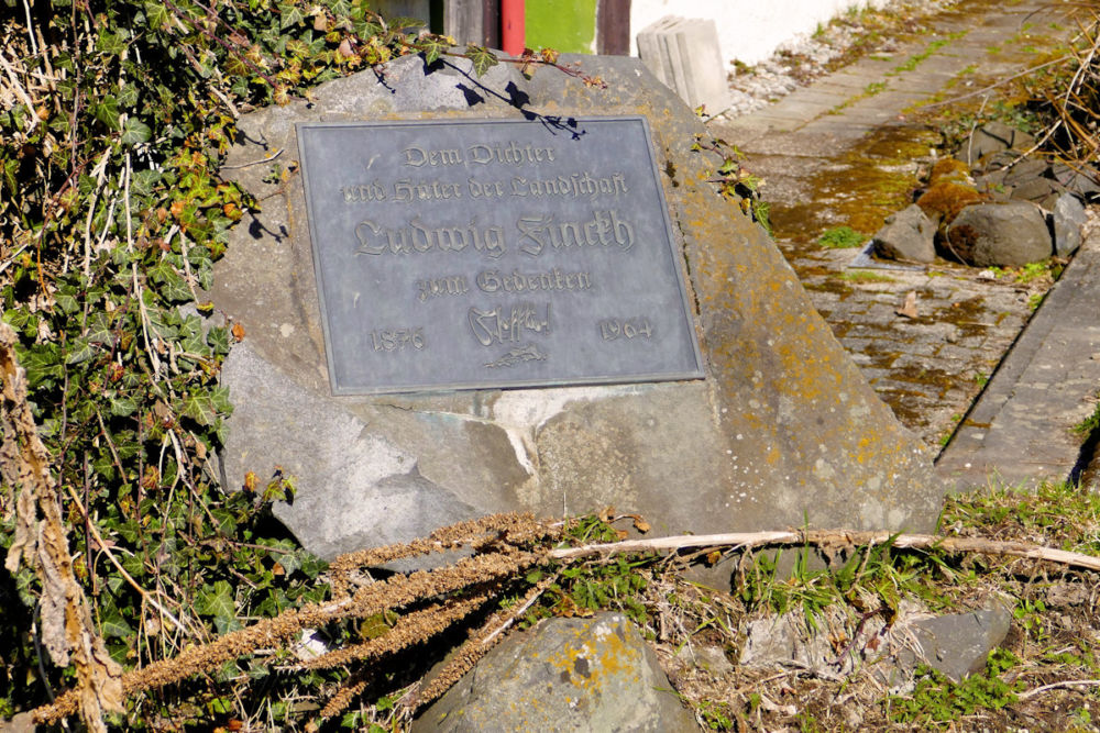 Denkmal für Ludwig Finckh beim Jagdhaus Hohhenstoffeln.