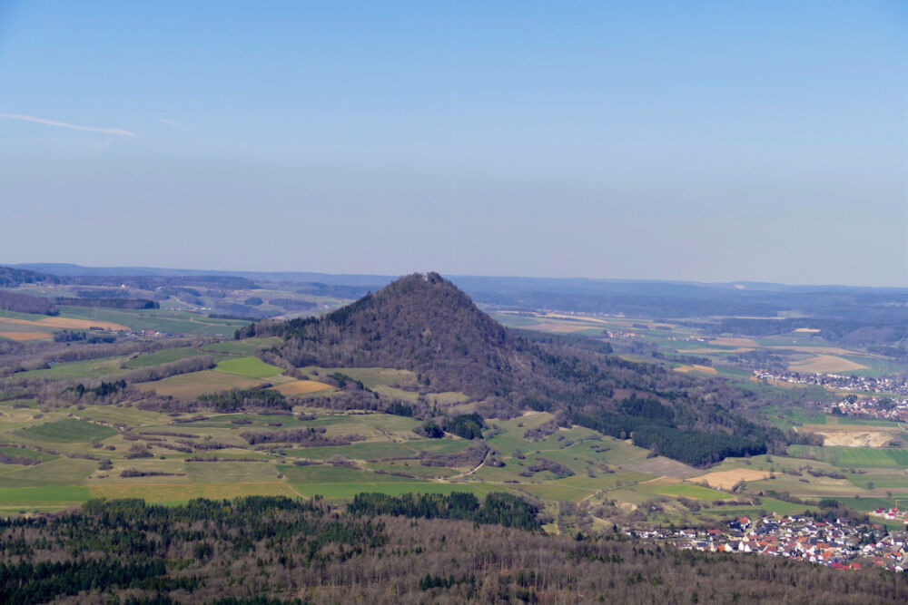 Blick auf den Hohenhewen.