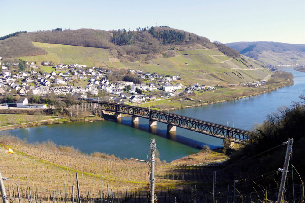 Doppelstockbrücke Alf-Bullay.