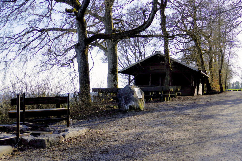 Wir sind zurück bei der Alter-Postweg-Hütte.