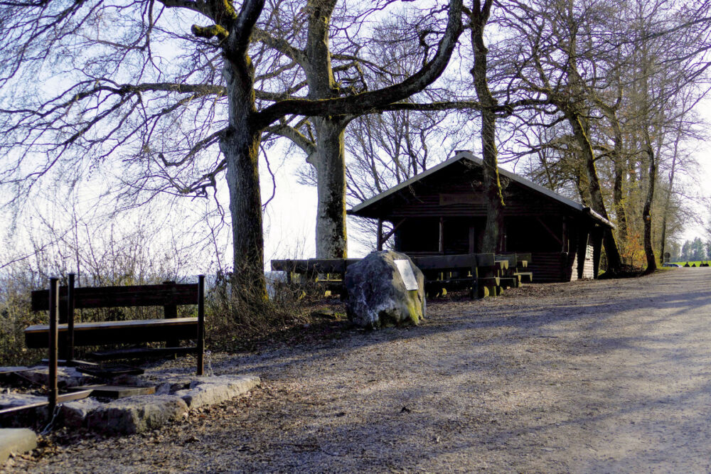 Wir sind zurück bei der Alter-Postweg-Hütte.