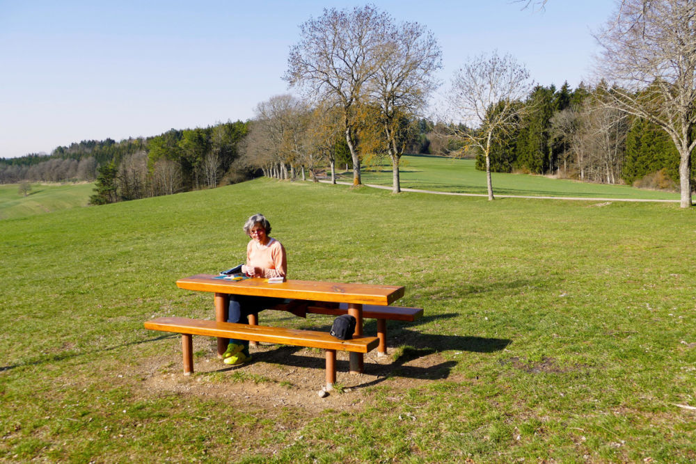 In der Morgensonne am Park- und Rastplatz Spitzhütte.