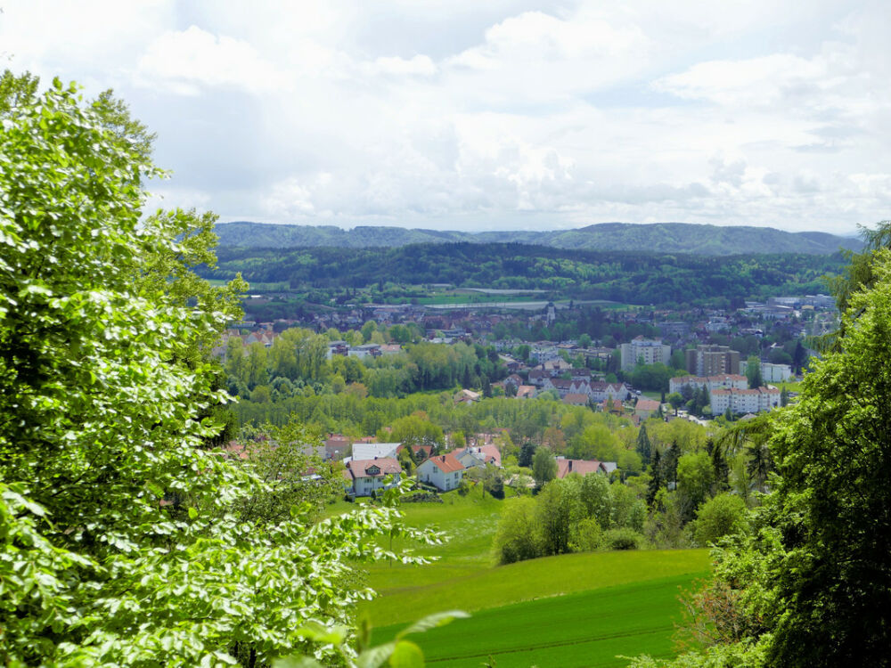 Blick über Stockach in den Hegau.