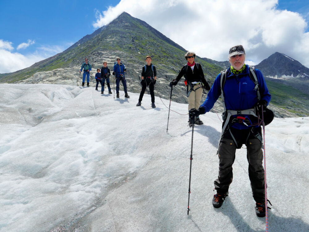 Auf dem Gletscher - 300 Meter ist das Eis hier dick