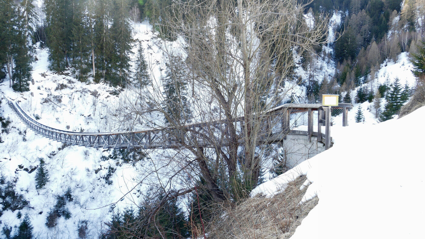 Holzhängebrücke Mutschnengia.