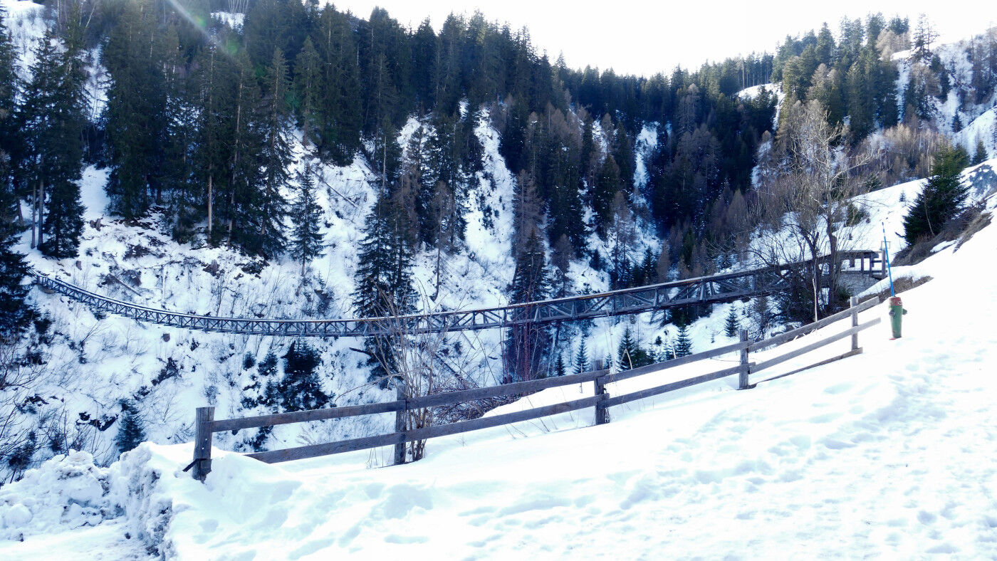 Holzhängebrücke Mutschnengia.