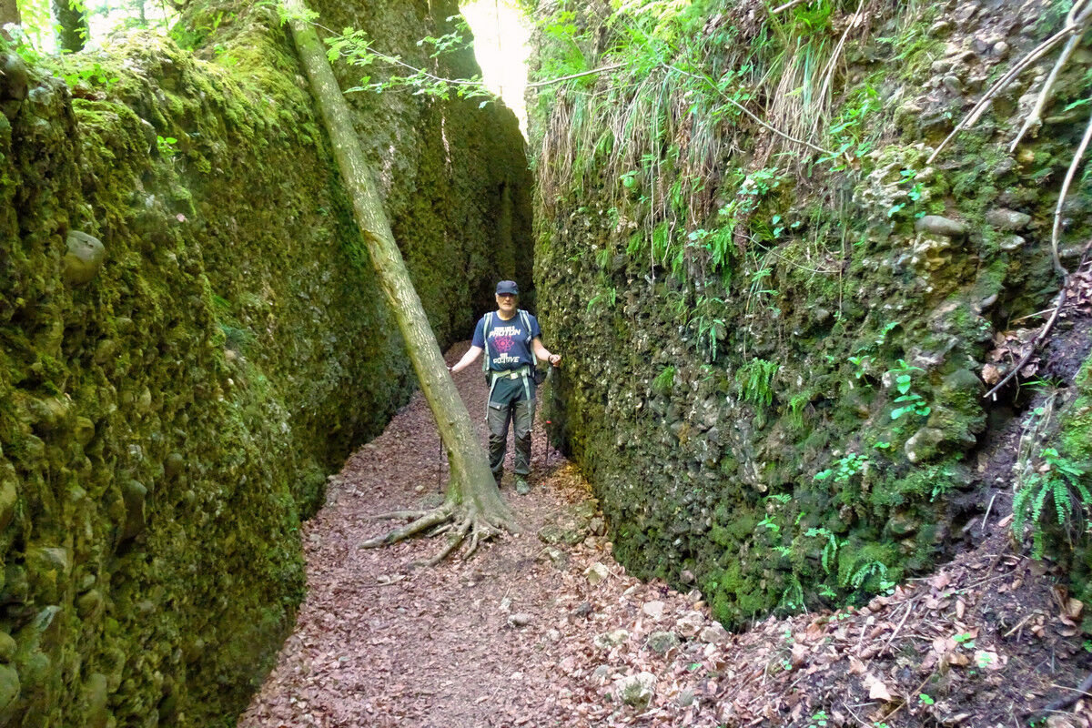 Im Bachtelspalt - noch ist er breit.