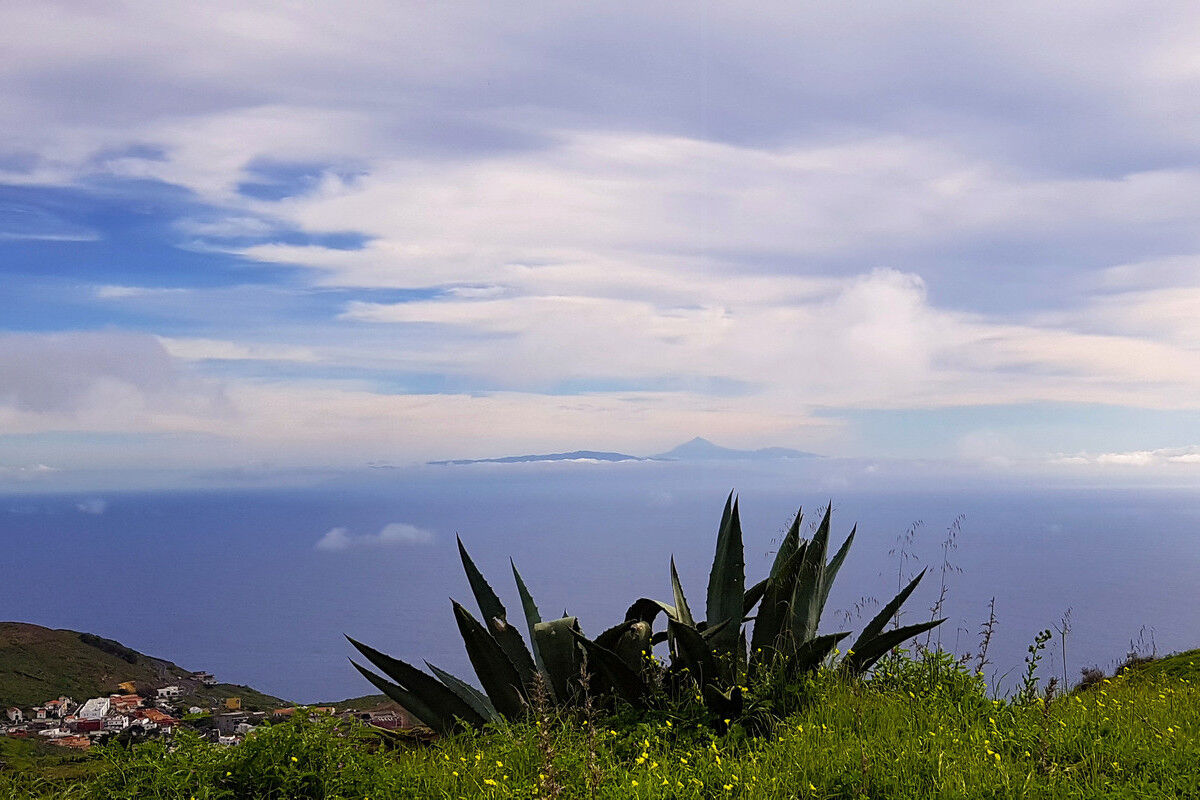 Blick vom Start über das Meer hinüber nach Teneriffa.