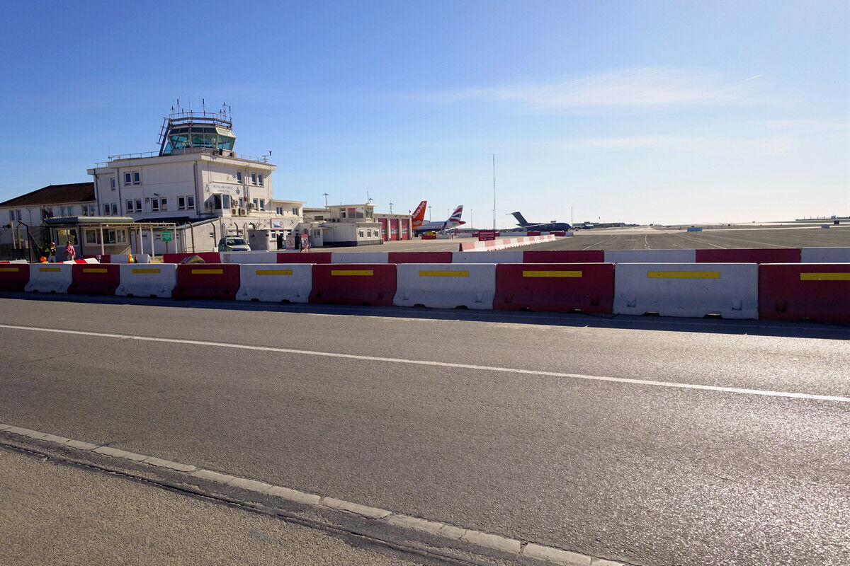 Auf der Rollbahn des Flughafens von Gibraltar.