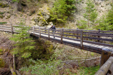 Brücke zwischen den beiden Waalwegen.